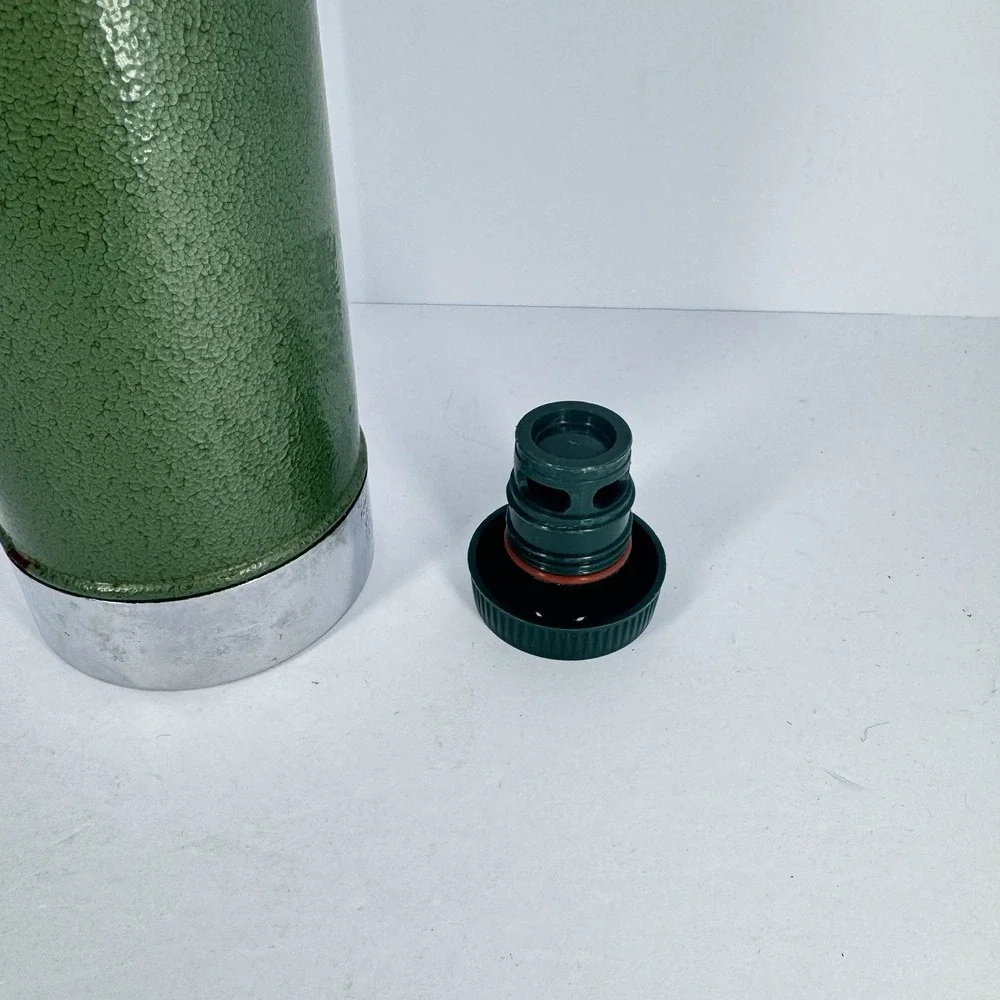 Stanley Classic Green Hammertone Vacuum Thermos Bottle 1 Qt Steel READ - Picture 9 of 13